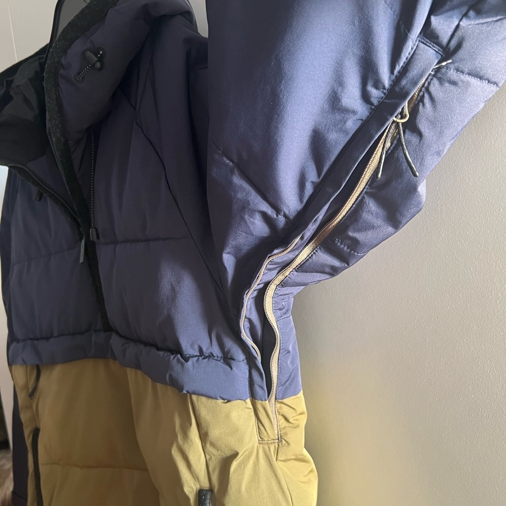 Premium Snowboarding Jacket Holden size Medium - Picture 2 of 4